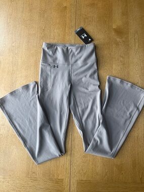 Under Armour Light Gray Motion Flare Pant Leggings